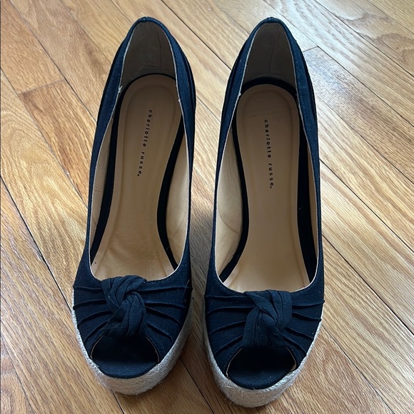 Charles David Shoes - Size 9 platform sandals
